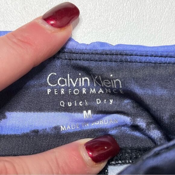 Calvin Klein Performance | High Rise Quick Dry Yoga Capri’s - Picture 3 of 6